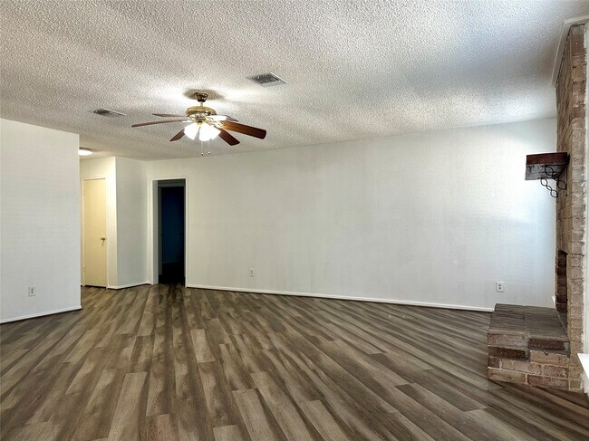 Foto del edificio - 4927 Adonis Dr