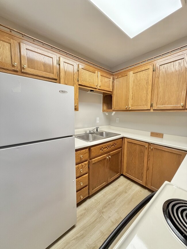 Photo - 305 Lake St Townhome