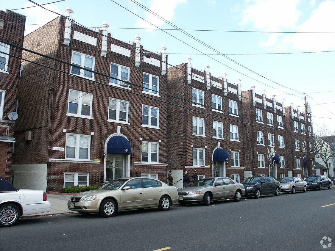 Bayonne Apartment Complex