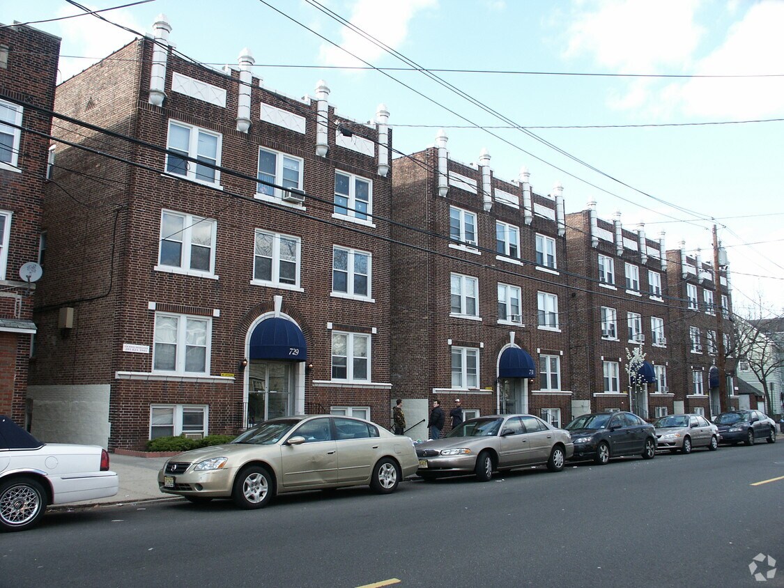 Foto del edificio - Bayonne Apartments