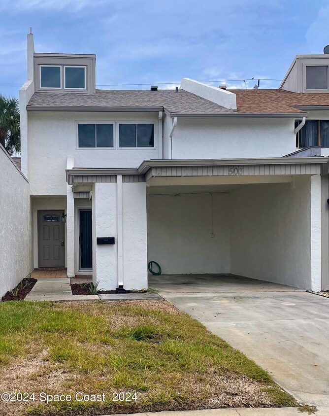Primary Photo - 503 Summerset Ct