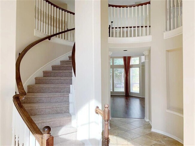 Foto del edificio - 6123 Lakenshire Falls Ln
