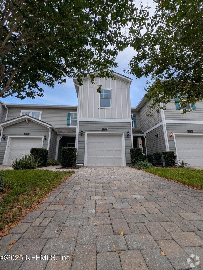 Building Photo - 58 Pindo Palm Dr