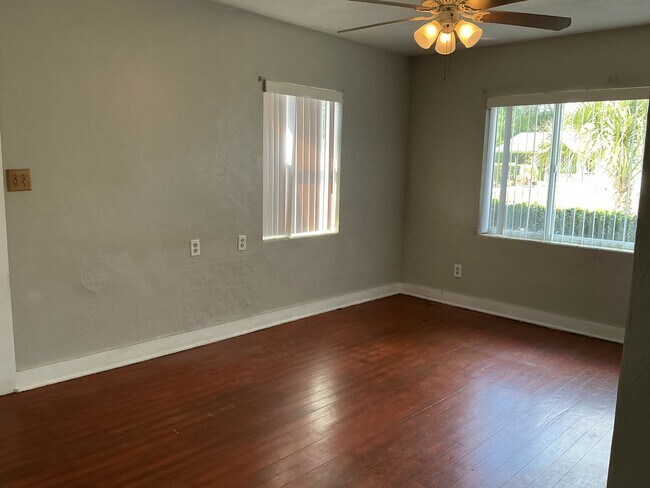 Foto del edificio - 3 Bed / 2 Bath Home in North Lakeland – Spacious Yard & Great Location