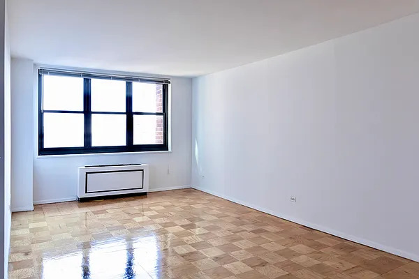 Foto del edificio - 1675 3rd Ave