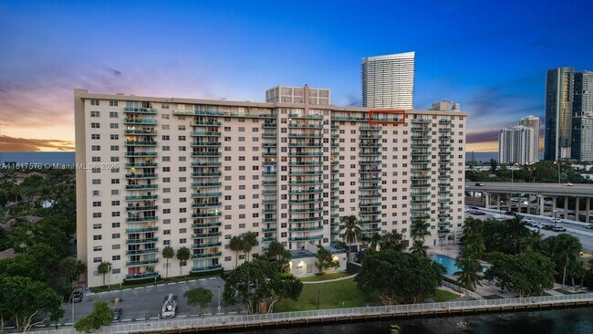 Building Photo - 19390 Collins Ave