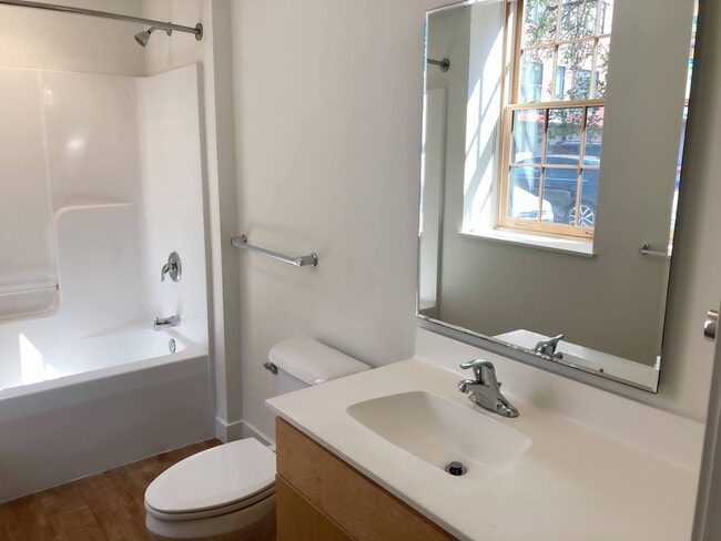 Millhouse Historic - 79 W Canal St