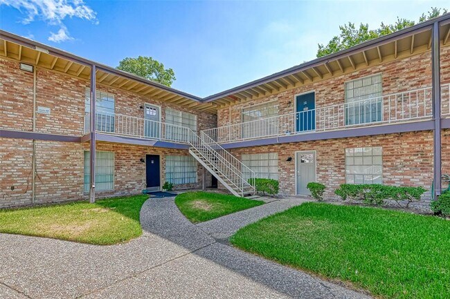 Building Photo - 7510 Shadyvilla Ln