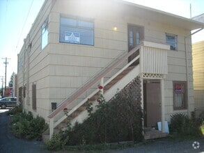 Building Photo - 411-413 State Ave