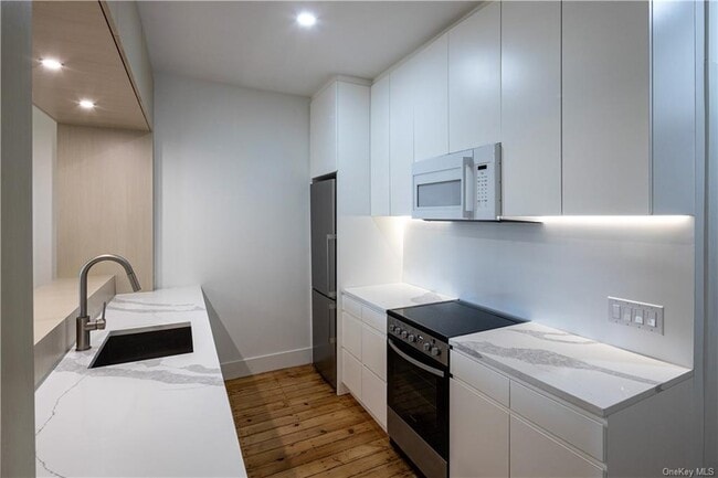 Building Photo - 55 S 5th St