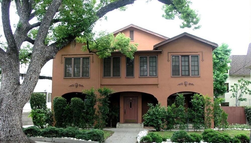 Primary Photo - Lina Pasadena