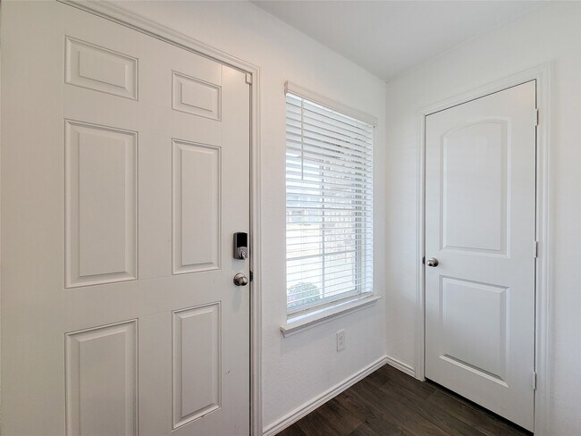 Building Photo - 14741 Hazel Br Dr