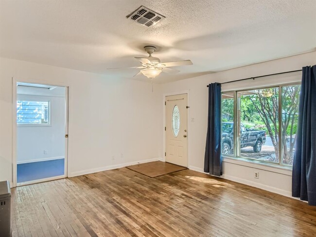 Building Photo - 1045 Rosemont St
