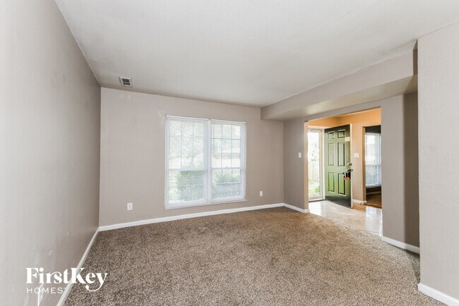 Building Photo - 1114 Soria St