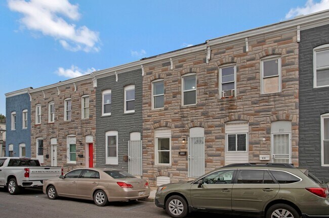 Building Photo - 808 N Port St