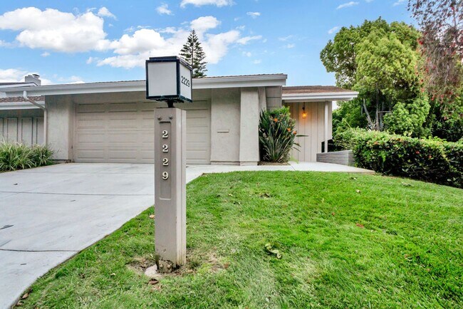 Foto del edificio - Great home in Mount Soledad community of La Jolla! Available immediately!