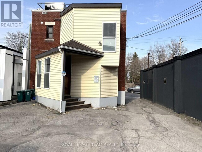 Building Photo - 790 Bronson Ave