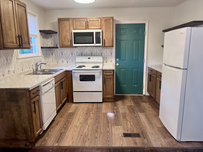 Building Photo - 4233 Donavan Dr