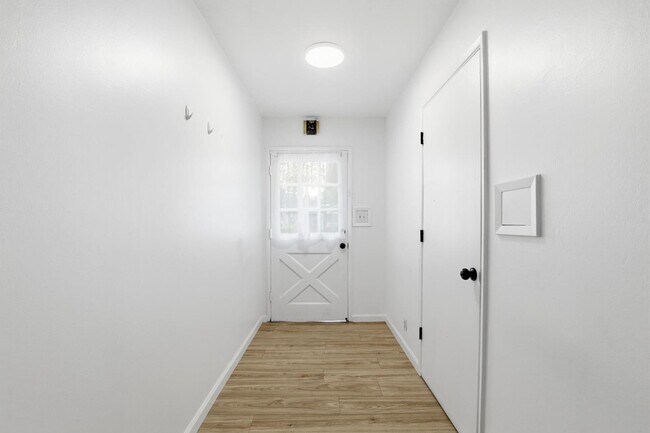 Foto del edificio - 20161 Cherry Ln