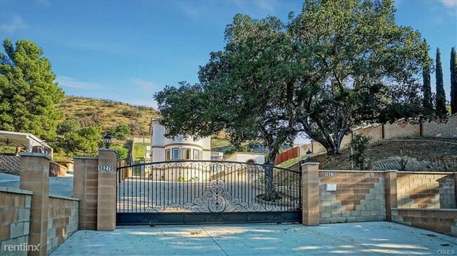 Building Photo - 5 br, 5 bath House - 10270 Sunland Blvd