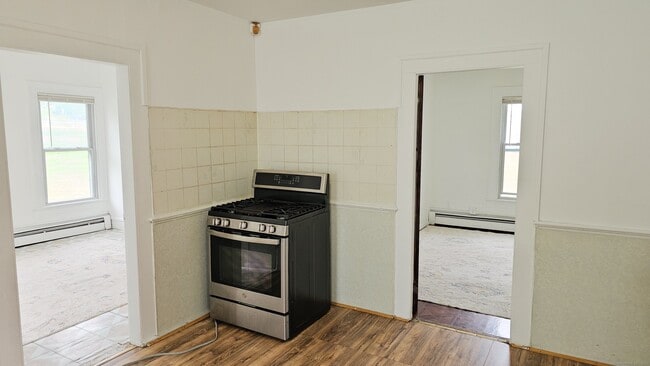 Building Photo - 86 Rockwell Ave