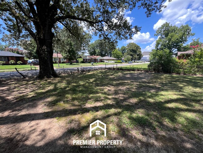 Foto del edificio - 3026 S Edgeware Rd