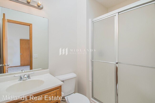 Building Photo - 3 br, 3 bath House - 5574 Walnut Street