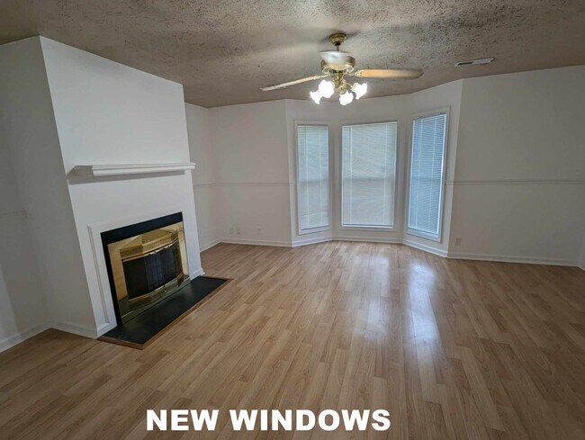 Foto del edificio - 1218 Cabana Cir