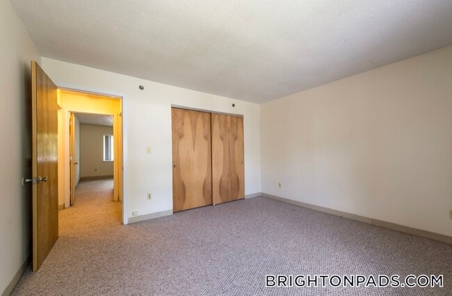 Building Photo - 152 N Beacon St