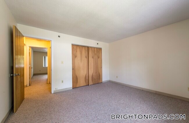 Foto del edificio - 152 N Beacon St