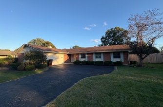 Building Photo - 2300 E Rahn Rd