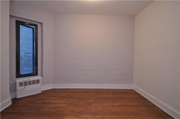 Foto del edificio - 220 E 95th St