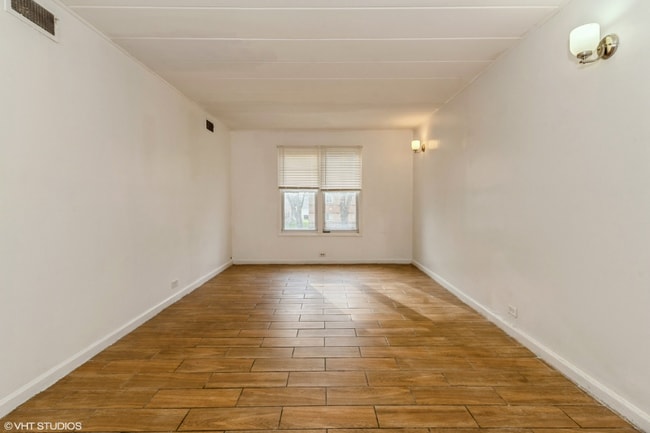 Photo - 8637 S Ingleside Ave Apartment