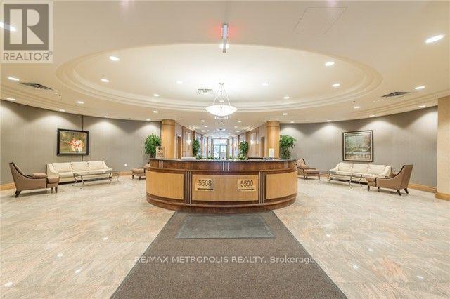 Photo du bâtiment - 5500-5500 Yonge St