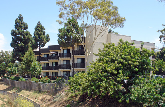 Foto del edificio - Golden Age Garden Apartments