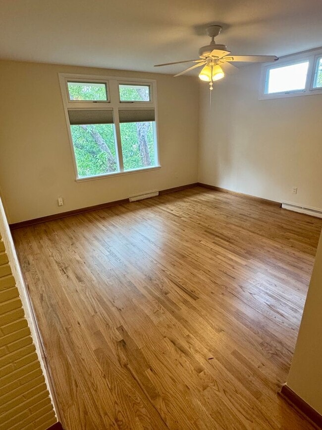 Building Photo - Mid-Mod Wheat Ridge Gem!