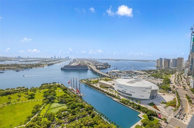 Foto del edificio - 1000 Biscayne Blvd