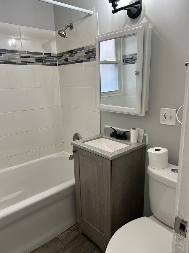 Building Photo - 4819 W George St