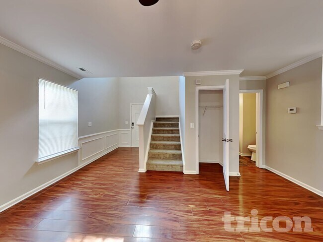 Foto del edificio - 6716 Commack Dr