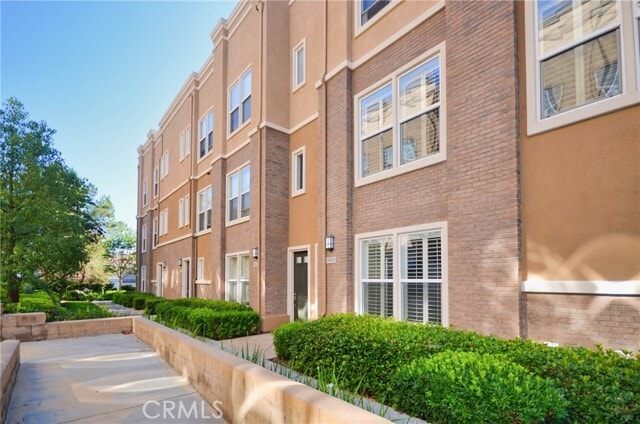 Building Photo - 1128 Armstrong Dr