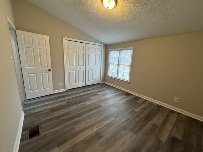 Building Photo - 2 Bedroom Townhouse in Sparger Springs Community off Hillsborough Road, Durham NC