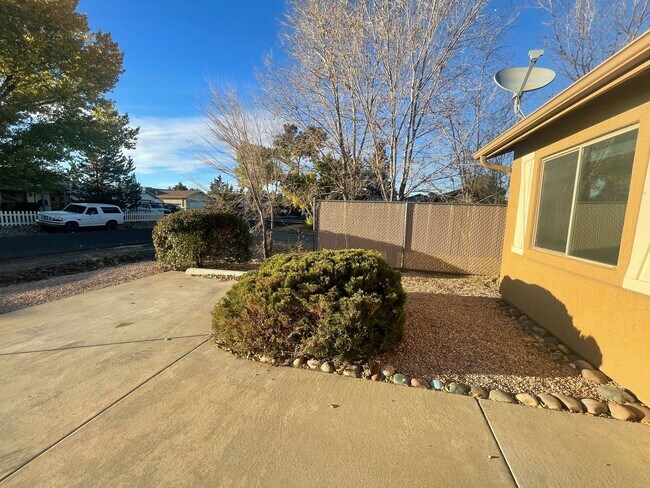 Foto del edificio - 6131 N Buckboard Dr