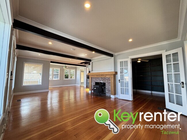 Building Photo - Stunning 2-Bedroom Tacoma Home with Dash P...