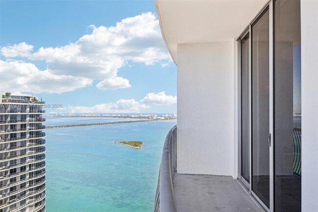 Building Photo - 1750 N Bayshore Dr