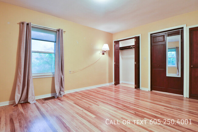 Foto del edificio - 3 Bedroom Acreage in Southeast Sioux Falls