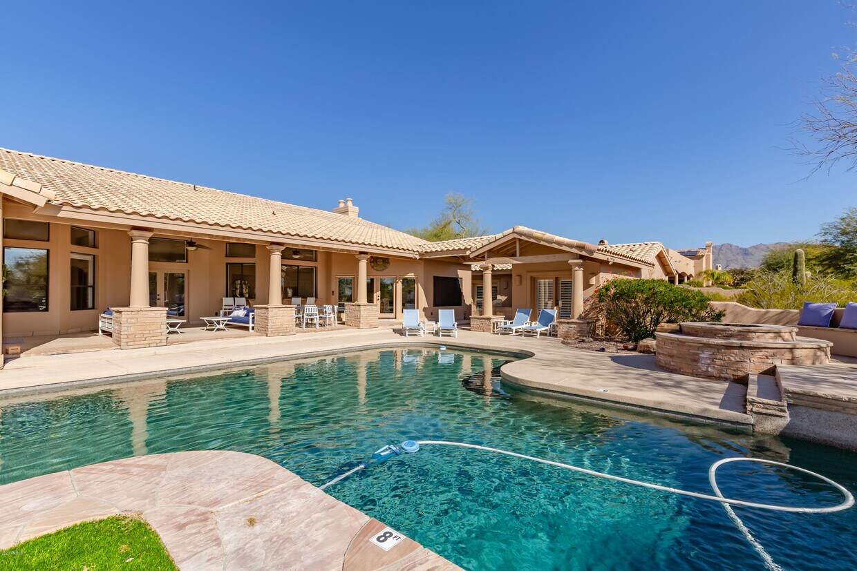 Foto principal - 9049 E Los Gatos Dr