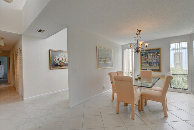 Building Photo - 20000 Sawgrass Ln