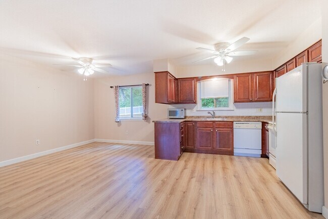 Foto del edificio - 31 Hillcrest Ave