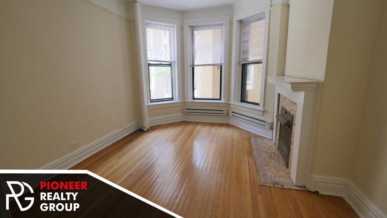 Primary Photo - 434 W Belden Ave