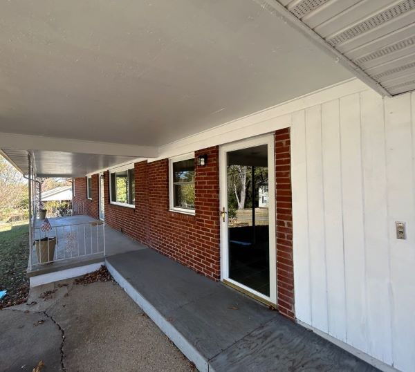 Photo - Hollywood Hills Subdivision Mid-Mod Ranch Available Now! Apartment